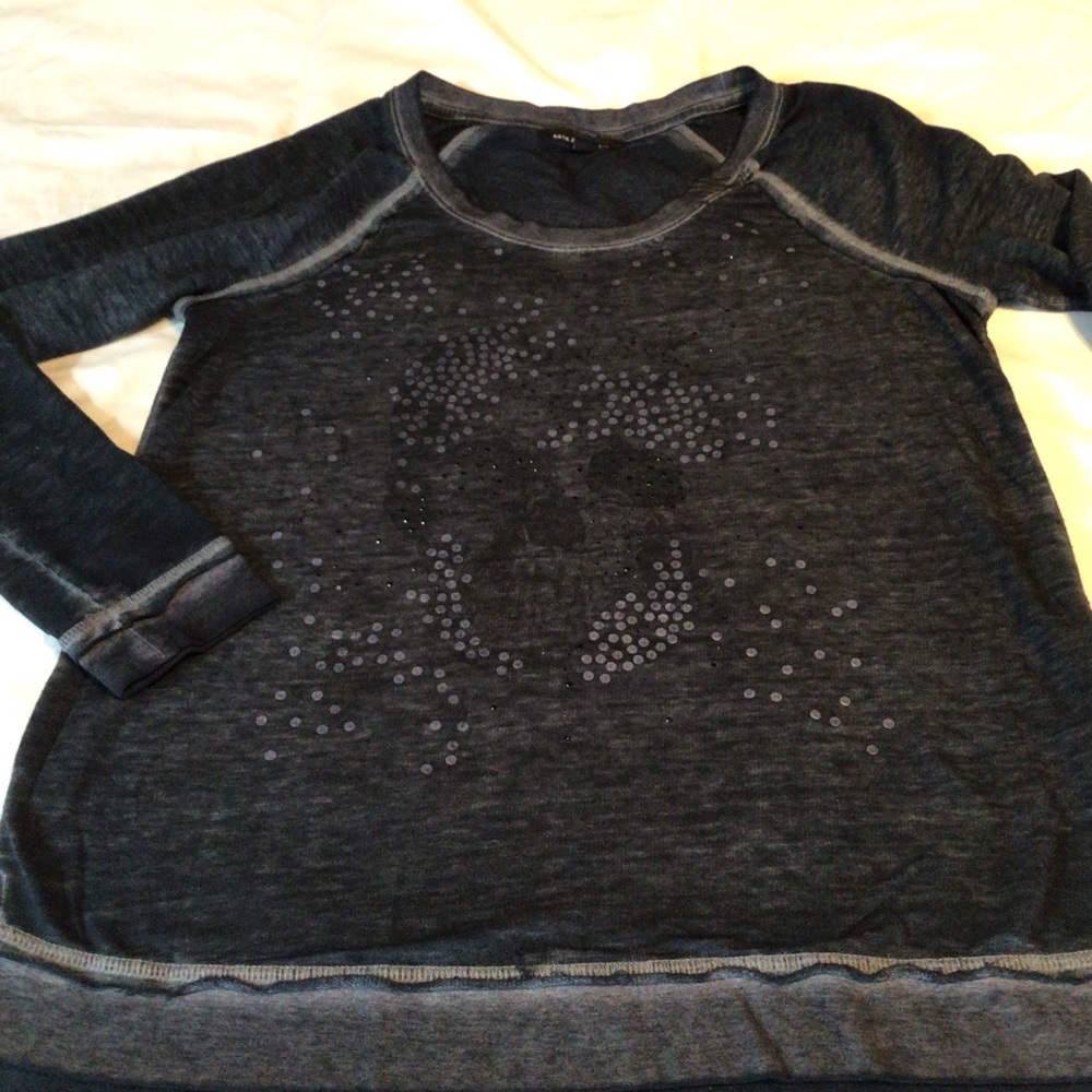 Rock and Republic long sleeve t shirt.